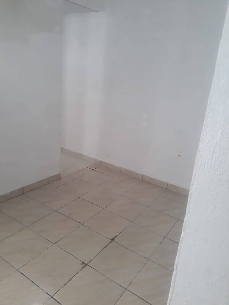 Casa, JD Beatriz - 1 dorm, coz, banheiro - R$ 900,00