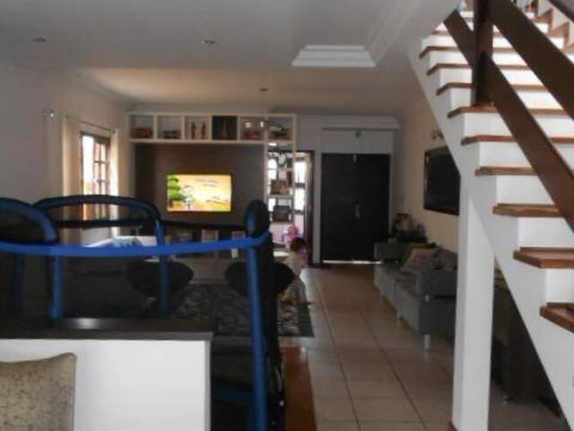 Sobrado para Venda em Santana de Parnaíba - 4