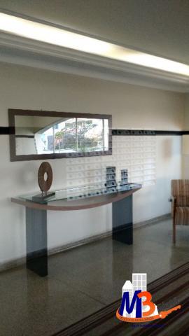 Apartamento à venda com 2 quartos, 65m² - Foto 2
